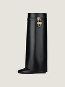 BLACK BOOTS