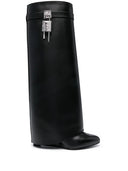 BLACK BOOTS