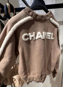 BACK PRINT LETTERS SWEATER